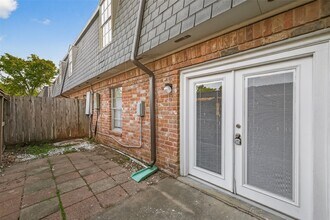 Building Photo - 8931 Gaylord Dr