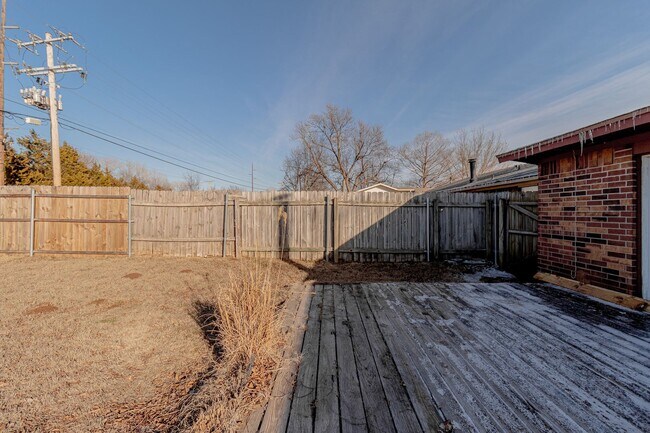 Building Photo - 3 Bed 2 Bath in Norman