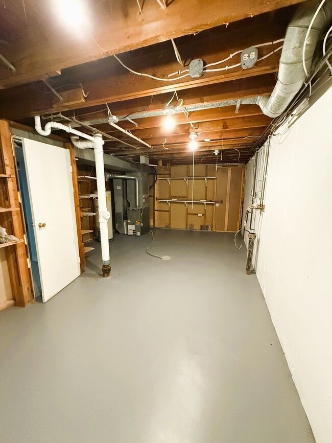 Building Photo - Fully Rehabbed 3 bedroom, 1 bathroom Renta...