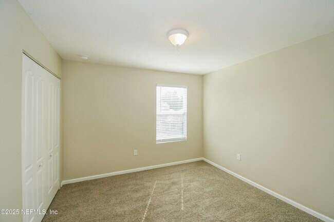 Building Photo - 3862 Falcon Crest Dr