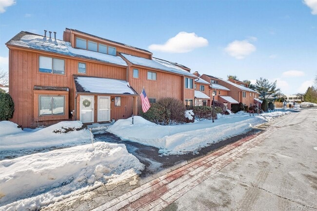 Building Photo - 72 Old Farm Ln