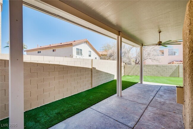 Primary Photo - 7816 Calico Flower Ave