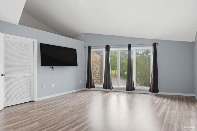 Building Photo - 9976 Fairway Villas Ln