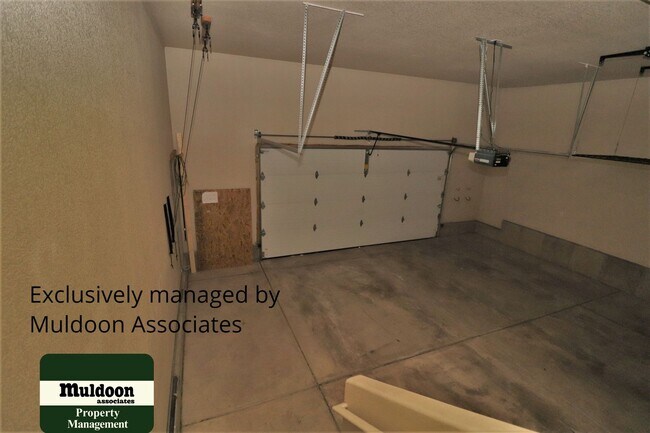 Building Photo - Coming soon! Beautiful, Spacious, and Read...