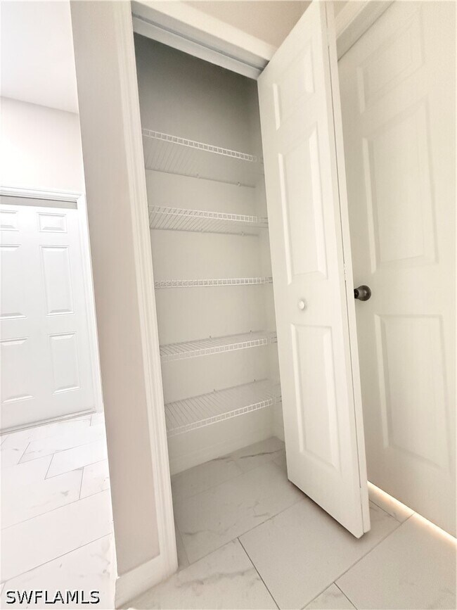 Building Photo - 212 Pullman St