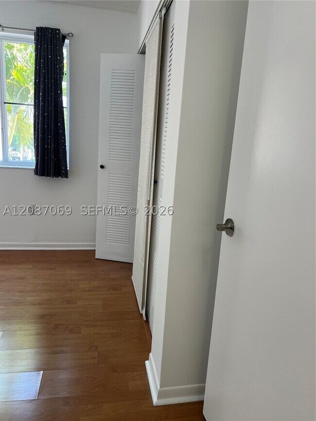 Building Photo - 1153 NW 123rd Pl