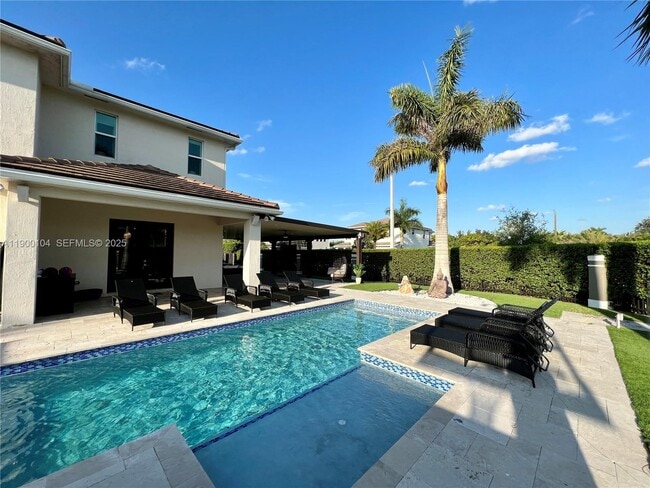 Building Photo - 11 NW 122nd Ave