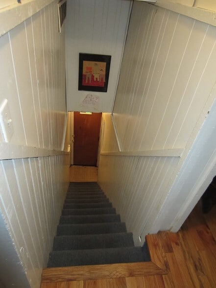 Building Photo - 1324 Vermont St