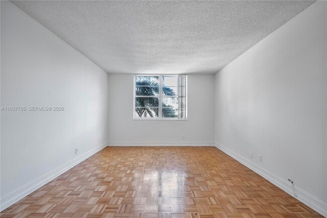 Building Photo - 6770 Indian Creek Dr