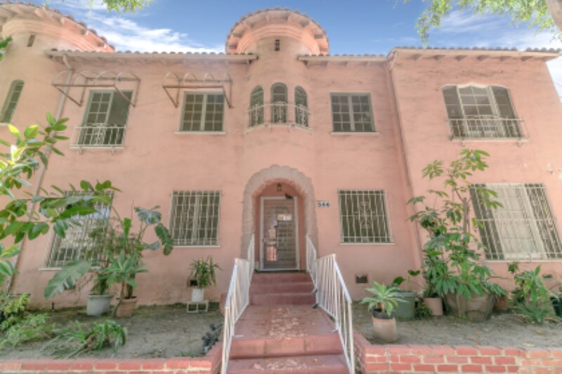 Building Photo - 366 N Sierra Bonita Ave