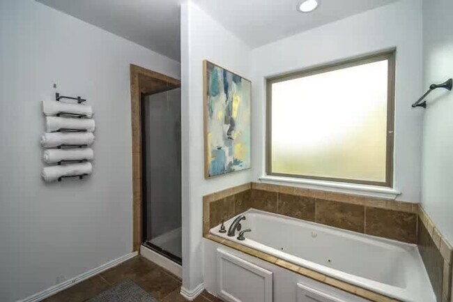 Building Photo - 731 Cypress Ct