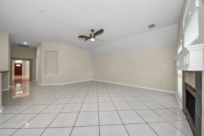 Building Photo - 10214 White Oak Trail Ln