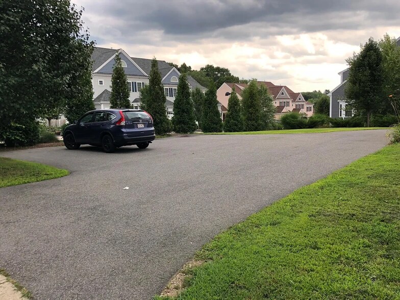 Parking - 254 Plimpton St