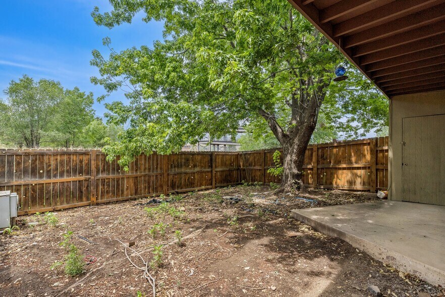 Building Photo - 340 Fairway S
