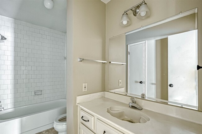 Building Photo - 923 Mayweather Ln