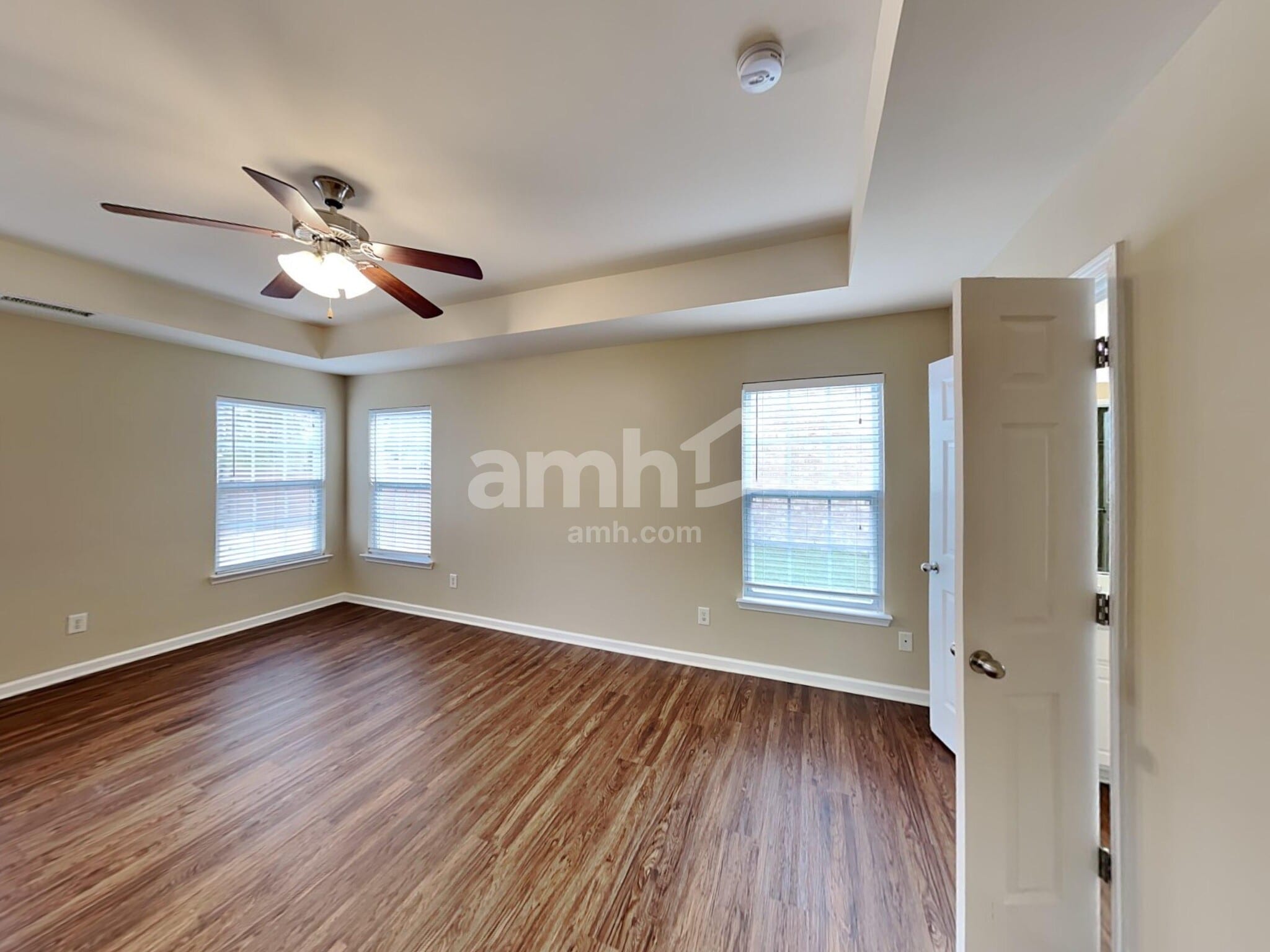 Building Photo - 7472 Riverland Dr