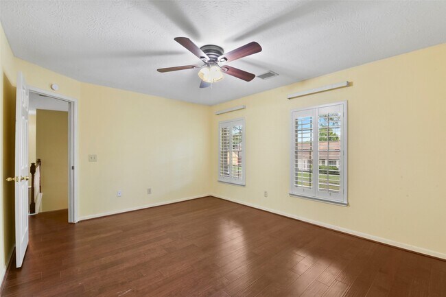 Building Photo - 9811 Arrowgrass Dr