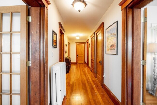 Building Photo - 31-33 Mapleton Street