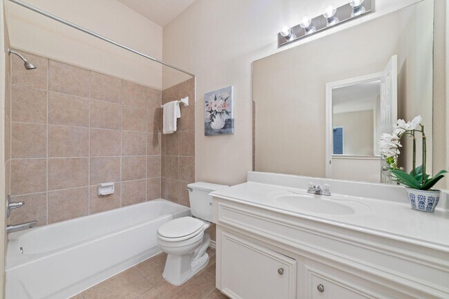 Building Photo - 14923 Tuttle Point Dr