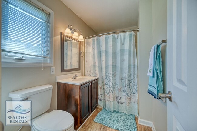 Building Photo - RARE AVAILABLE SUMMER RENTAL MAY-OCTOBER