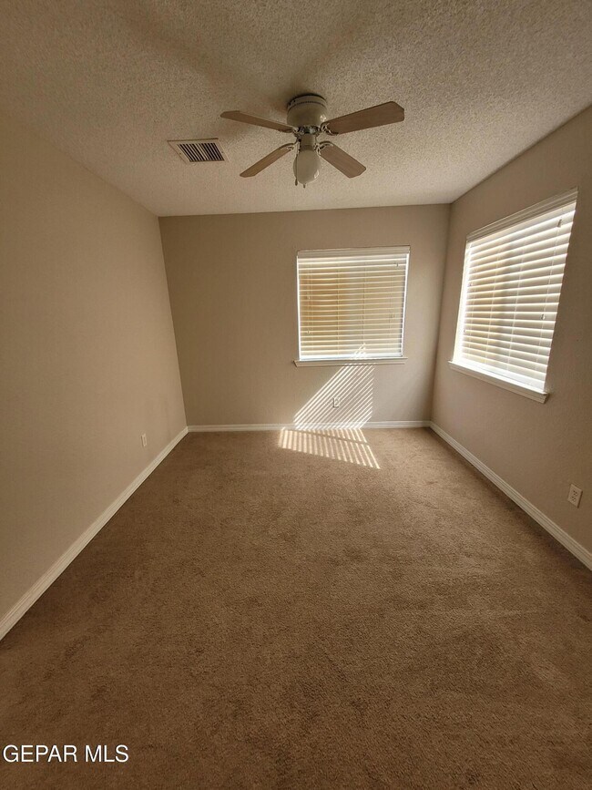 Building Photo - 11330 Loma Del Sol Dr
