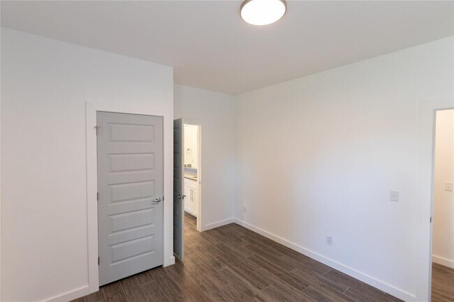 Building Photo - 1679 Kalidy Dr