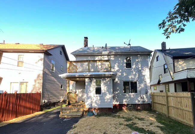 Building Photo - 847 Caledonia Ave