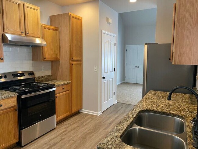 Building Photo - 1bd/1bath with a great loft in a perfect area!