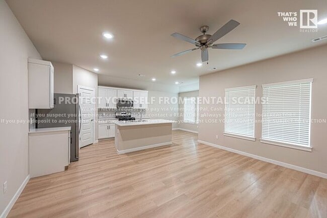 Building Photo - 2215 9th St