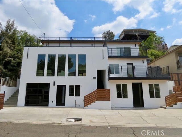 Building Photo - 1226 N Alma Ave