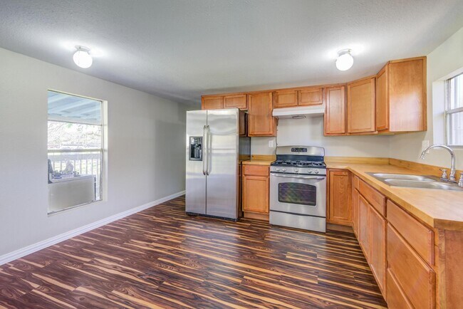 Building Photo - 1809 W Sidnor St