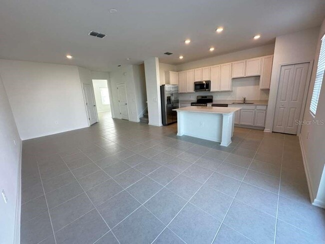 Building Photo - 2729 Skyline Lp