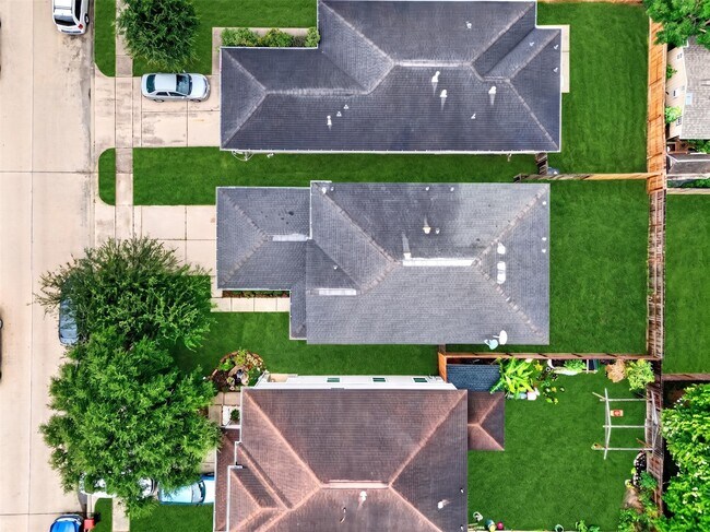 Building Photo - 20722 Fair Castle Dr