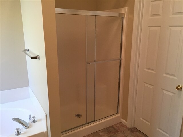 Building Photo - 34 Old Farm Rd