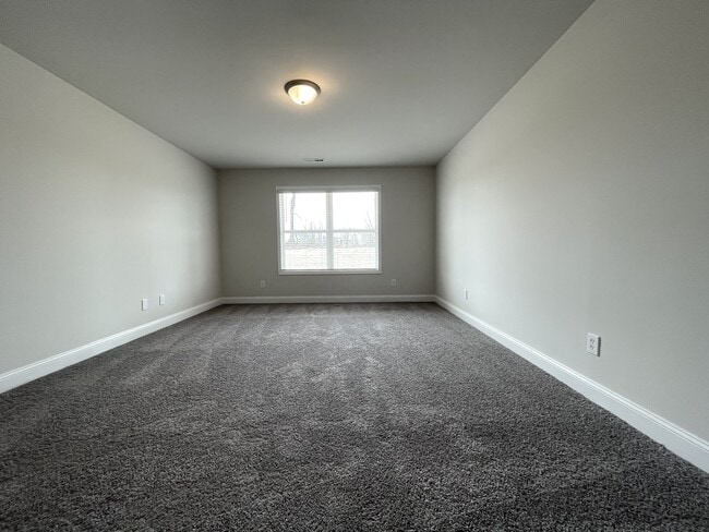 Building Photo - 12869 Tallulah Dr