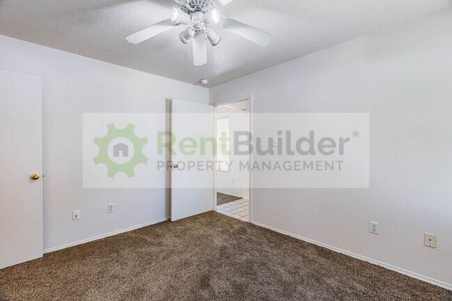 Building Photo - 10532 Ramah Dr NW