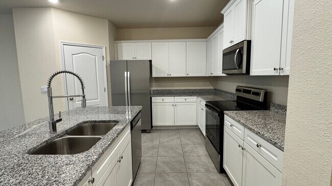 Building Photo - St. Johns County Townhome || Screened in Lanai || Resort Style Amenities