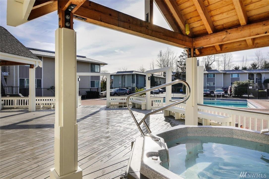 Community Hot Tub - 17305 NE 45th St