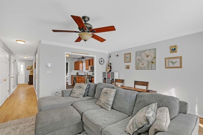 Building Photo - 220 Hinton Ave