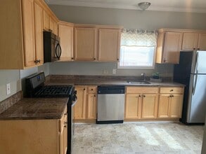 Building Photo - 527 Ashmont St