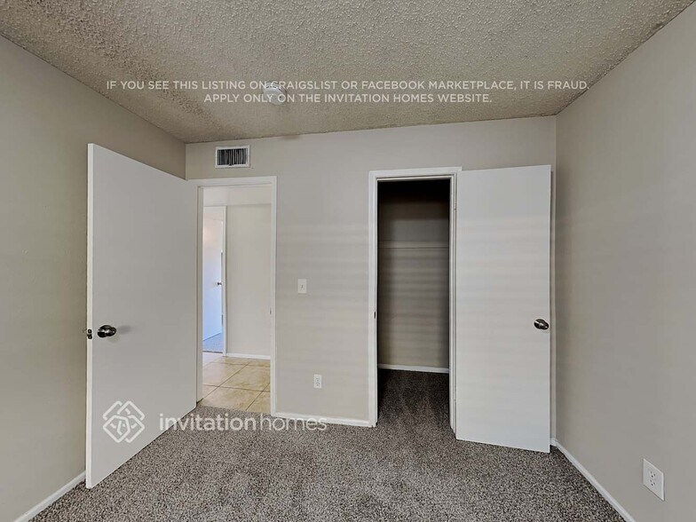 Building Photo - 3418 N 39th Ave