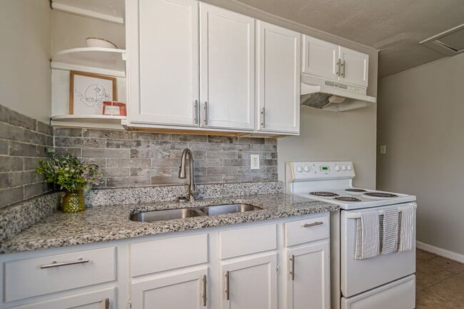 Building Photo - 2323 Arbor Pl