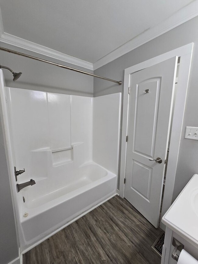 Building Photo - NEW LISTING!!!!!
