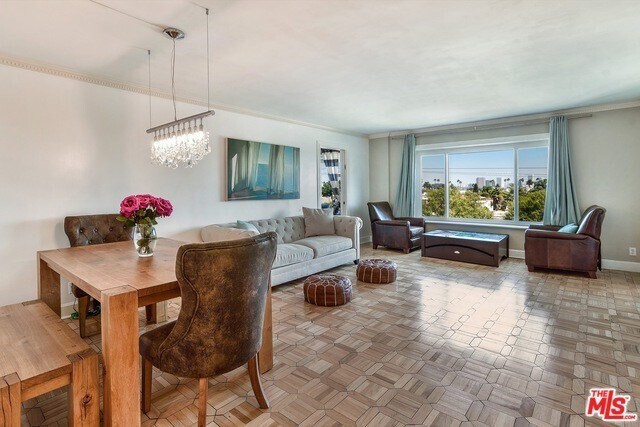 Building Photo - 434 S Canon Dr