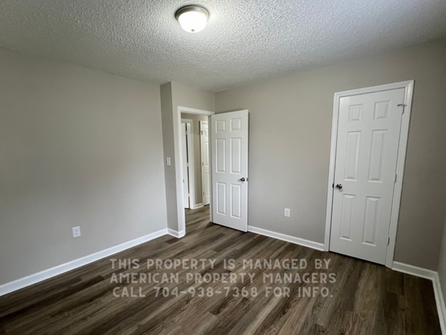 Building Photo - 311 Rustic Rd