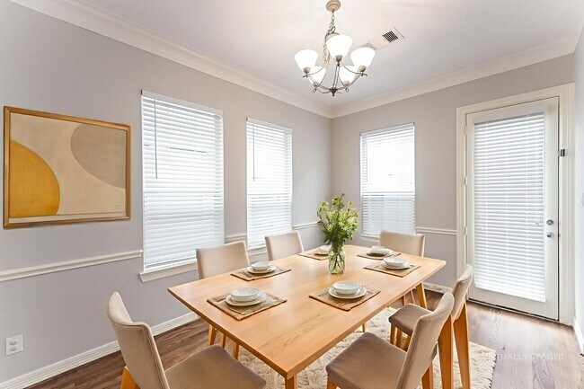 Building Photo - 3215 Holly Thicket Dr