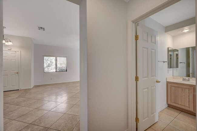 Building Photo - 121 Chatara Way