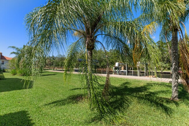 Building Photo - 4765 S Amstel Dr