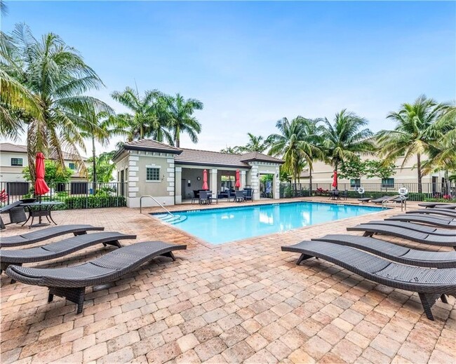 Building Photo - 4230 N Dixie Hwy