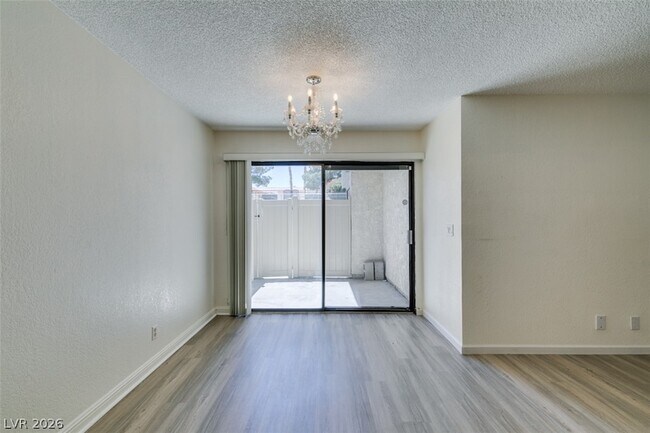 Building Photo - 2127 Pine Breeze Ln